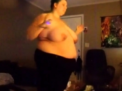 Fat wife playing just dance - CassianoBR